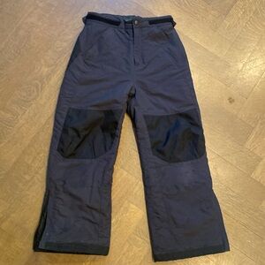 LL Bean ski pant. Zip pockets reinforced bottom/knees. Zip leg & elastic ankle
